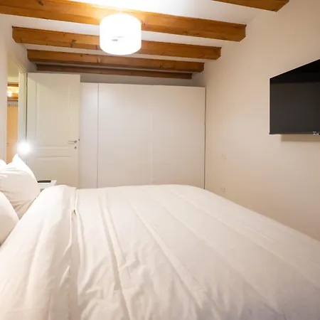 Crosada Cinque アパート