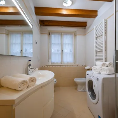 Crosada Cinque アパート トリエステ